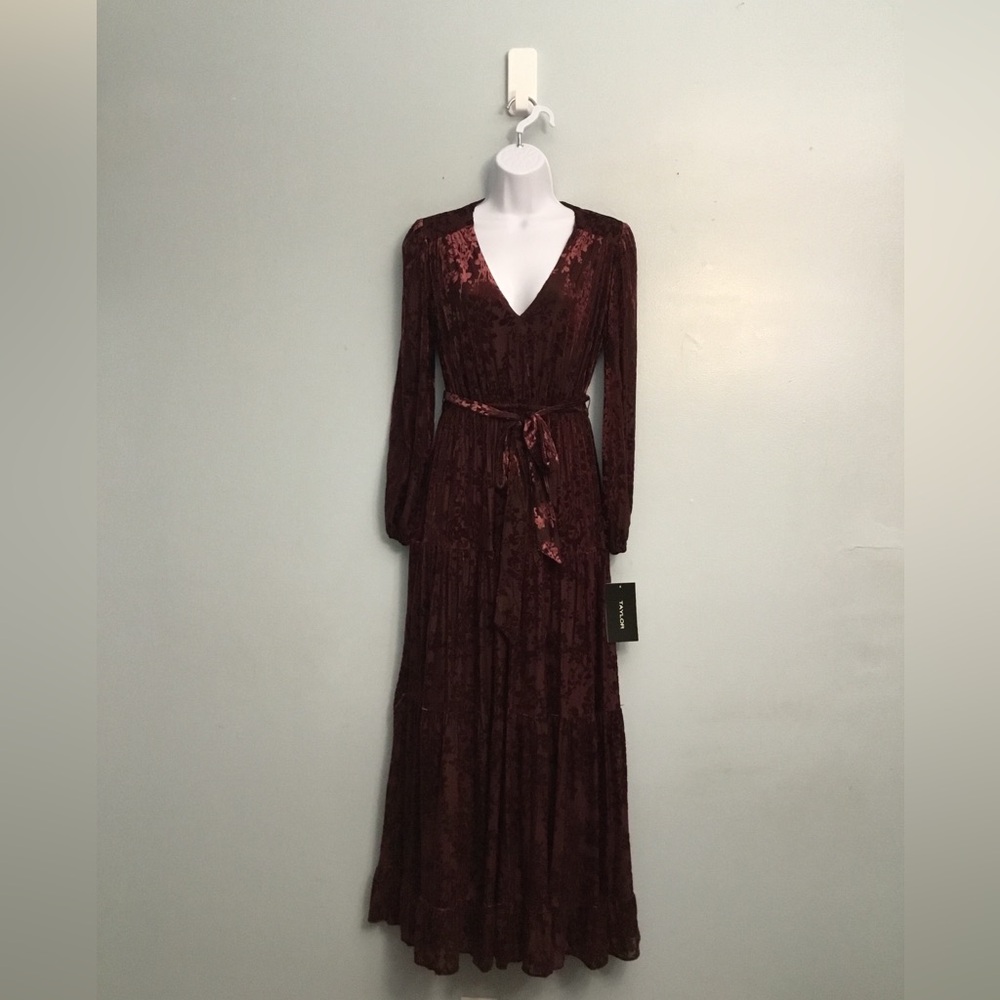 Elegant Burgundy Long Sleeve Dress